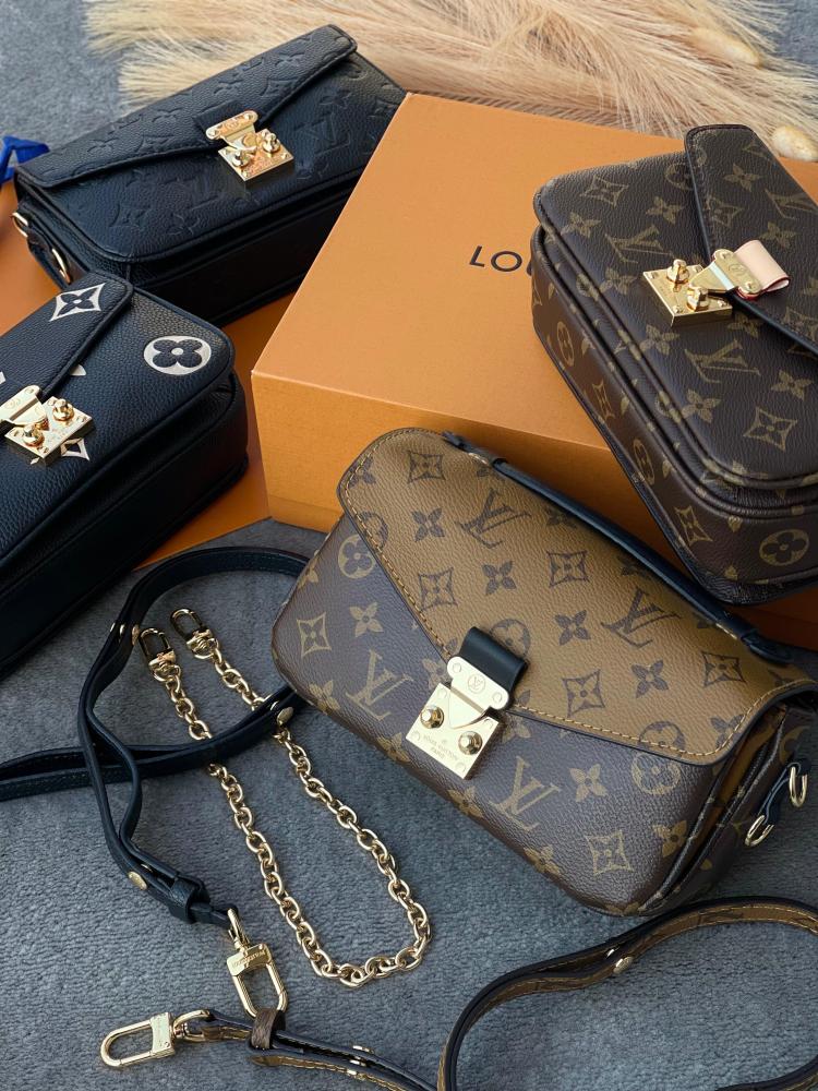 Louis Vuitton Pochette Metis 20cm