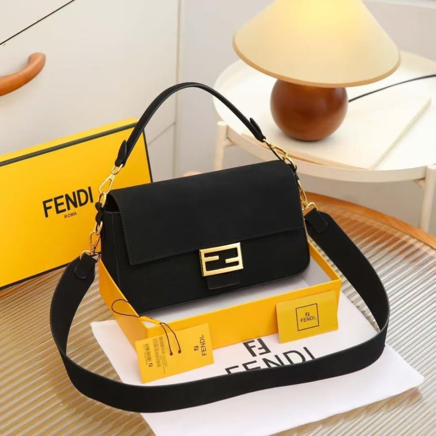 Fendi Peekaboo Leather Bag 25