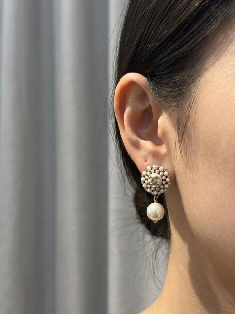 Chanel Pearl Drop Cluster Earrings CC