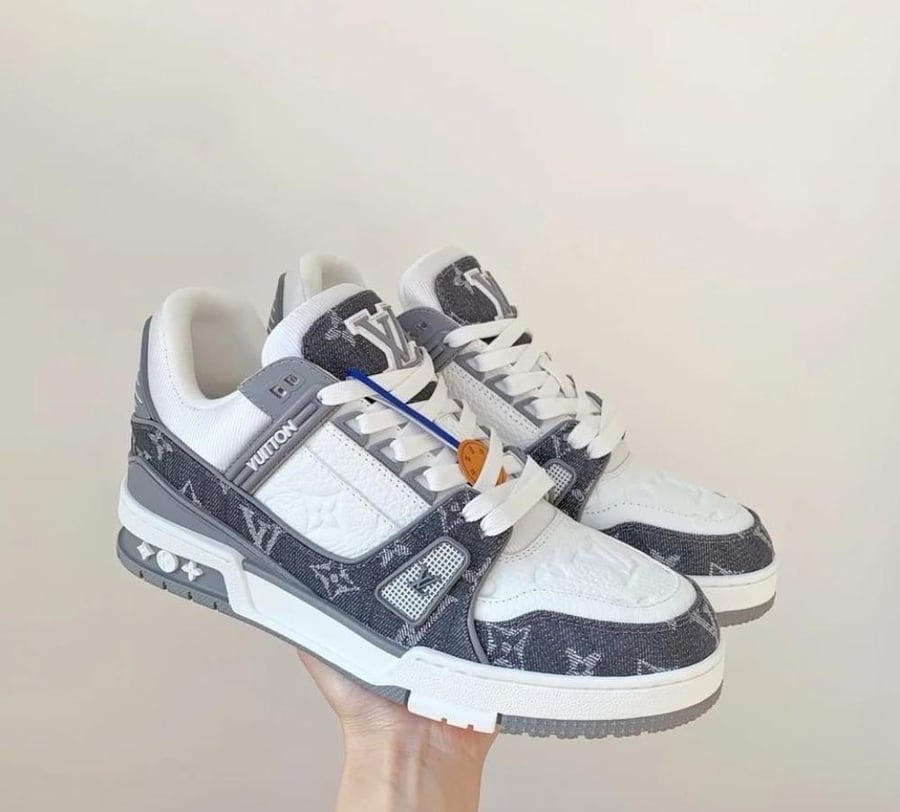 LV TRAINER SNEAKER