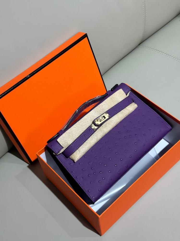 Hermes Kelly 22cm Ostrich Leather