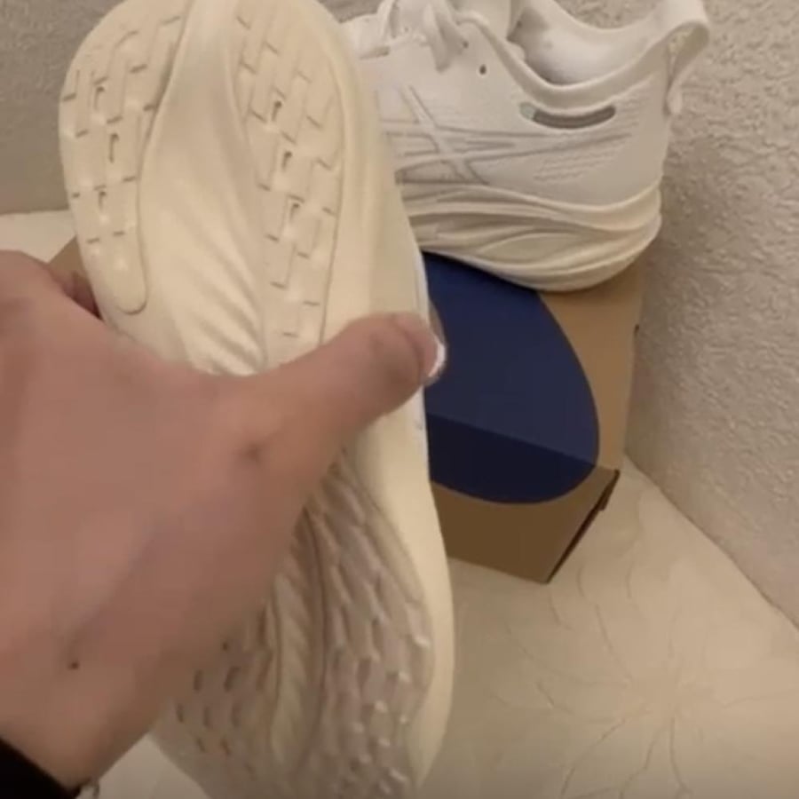 Gel Nimbus 26 'White Off White'