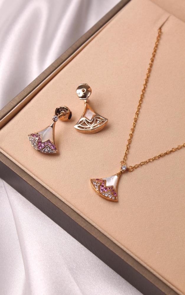 Bvlgari Divas Dream Necklace and Earrings Set Mother of Pearl Pink - Rose Gold