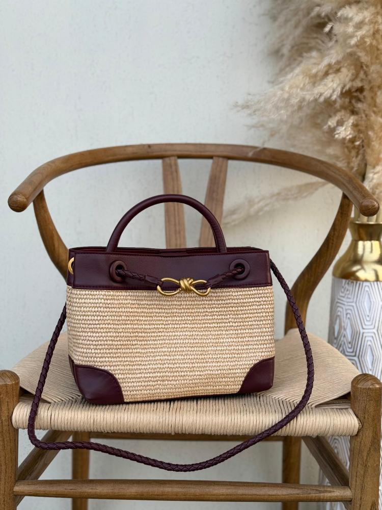 BOTTEGA VENETA KNOT STRAW TOTE BAG
