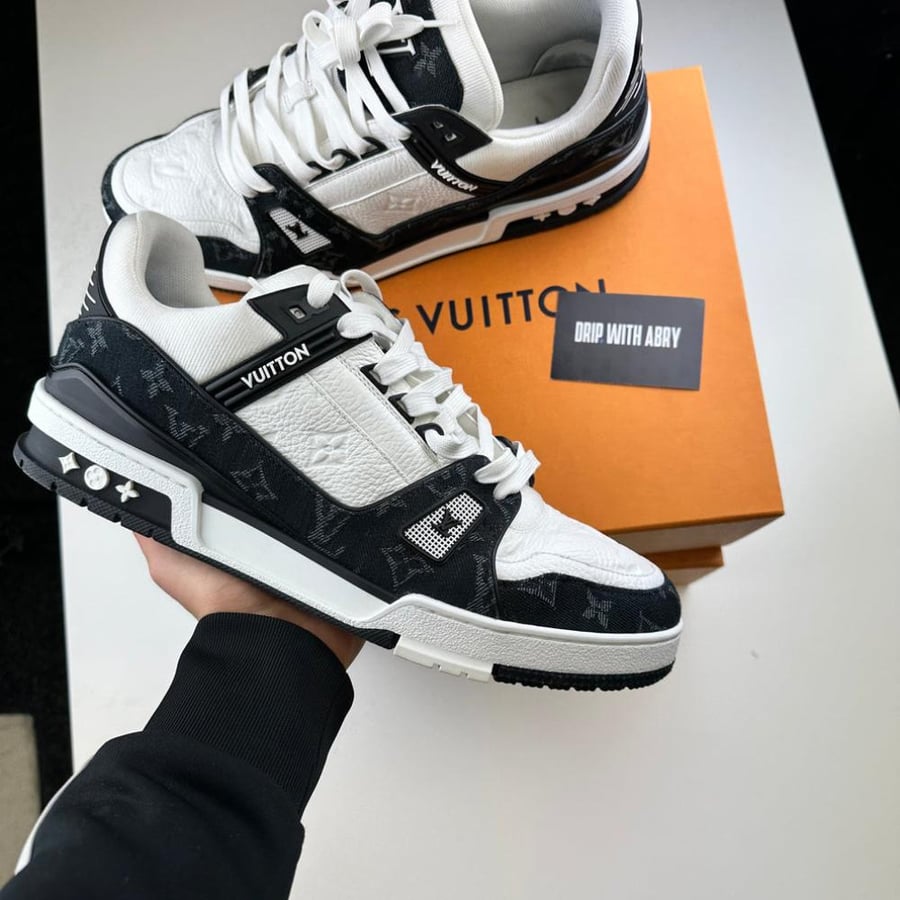LOUIS VUITTON TRAINER - Black
