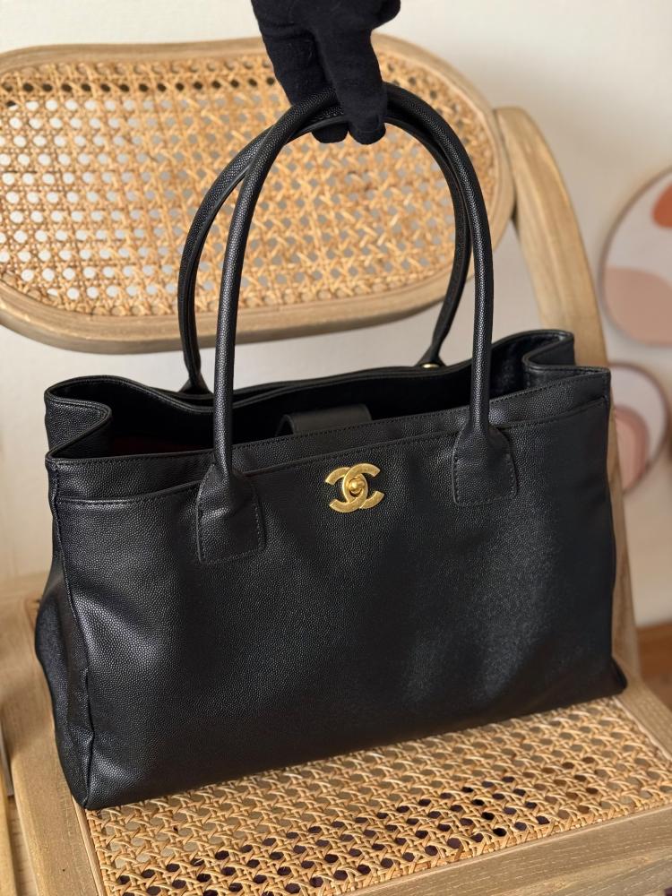 Chanel 36cm Cerf Tote Bag
