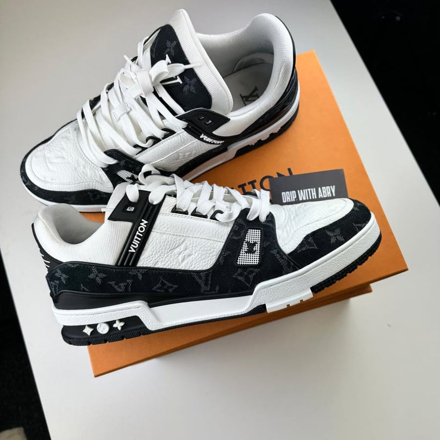 LOUIS VUITTON TRAINER - Black