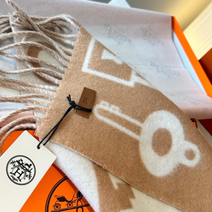 Hermès Les Cles Wool Scarf – Beige