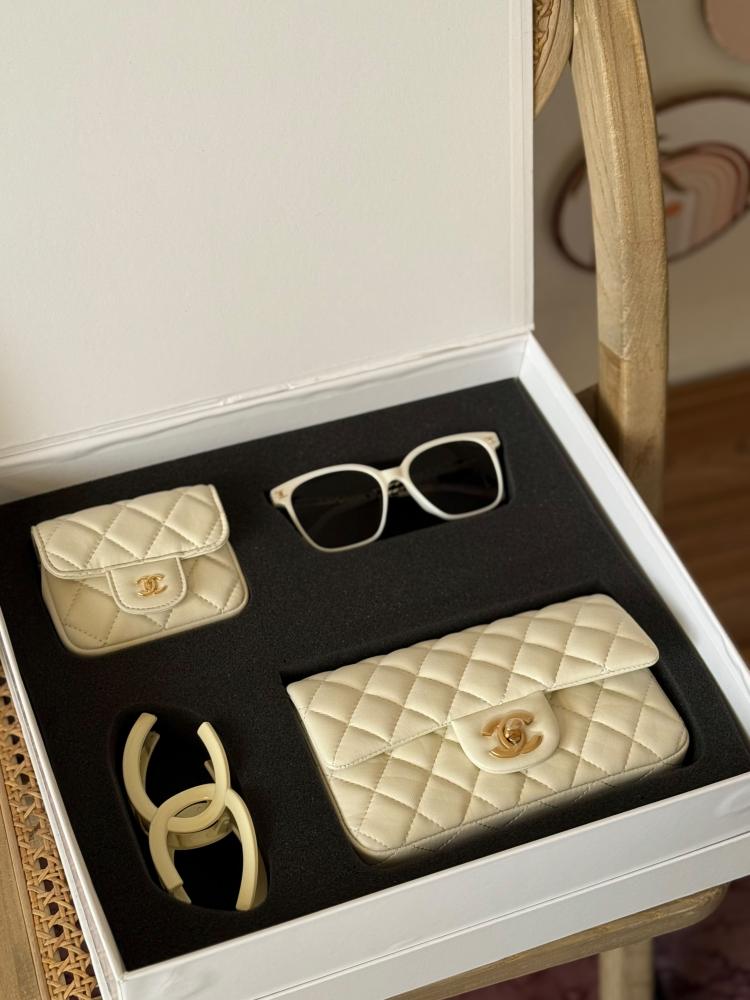 Chanel 20cm Quilted Flap Bag Full Gift Set