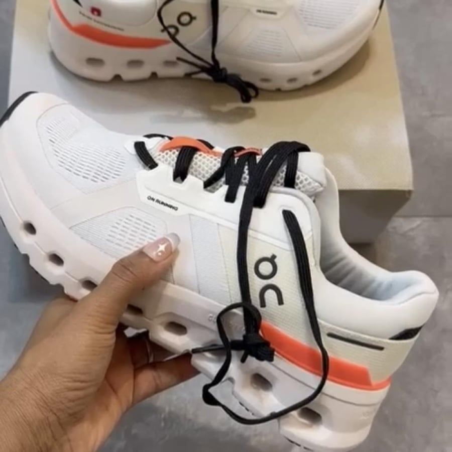 On Running Cloudrunner 2 sneakers