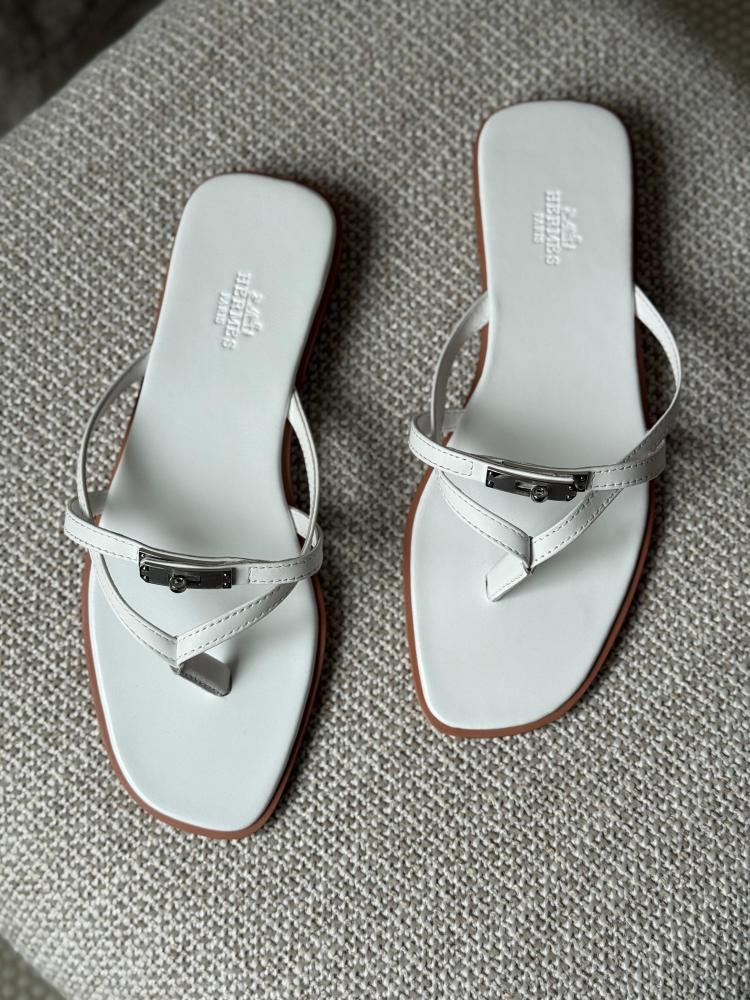 Hermes Oran Style Flip Flops