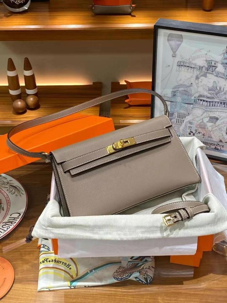 Hermès Kelly 28 Shoulder Bag