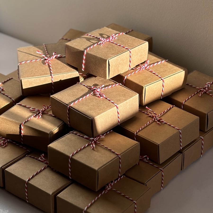 ميداليه بتغليف انيق مُناسب لـ التوزيعات