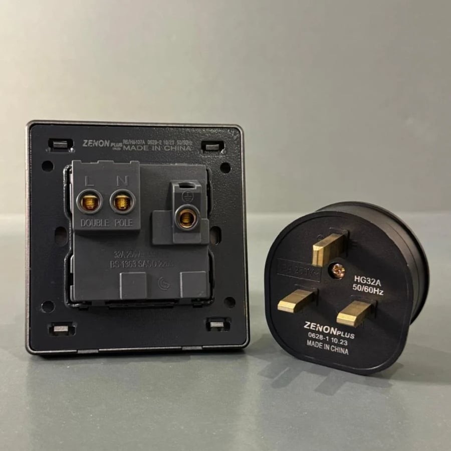 32 ampere fuse + 32 plug head