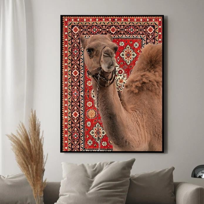 لوحة فنية  للسجاد "شموخ الهجن والتراث" (طباعة)