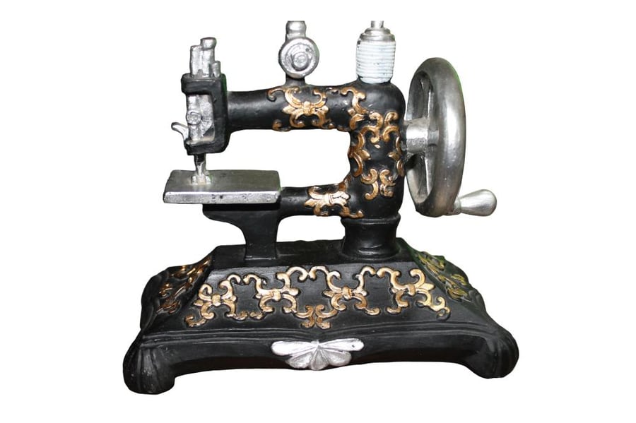 مجسم ديكور مصغر على شكل ماكينة خياطة كلاسيكية (Retro Sewing Machine)