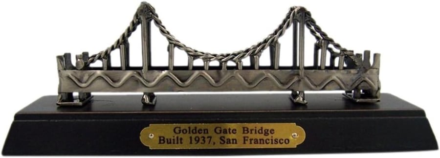 هذا المنتج عبارة عن تذكار معدني لجسـر البوابة الذهبية Golden Gate Bri