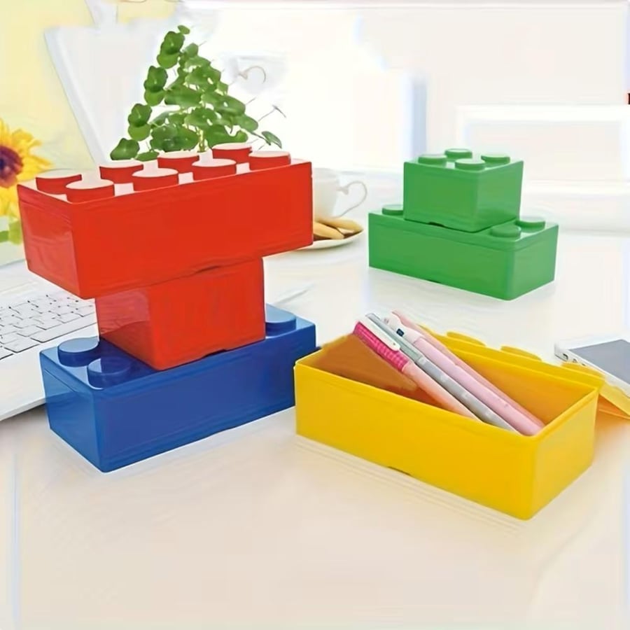 هذا عبارة عن صندوق تخزين عملي مصمم على شكل قطعة مكعب ليغو باللون الأحم