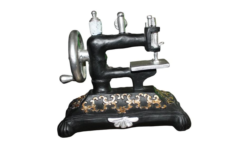 مجسم ديكور مصغر على شكل ماكينة خياطة كلاسيكية (Retro Sewing Machine)