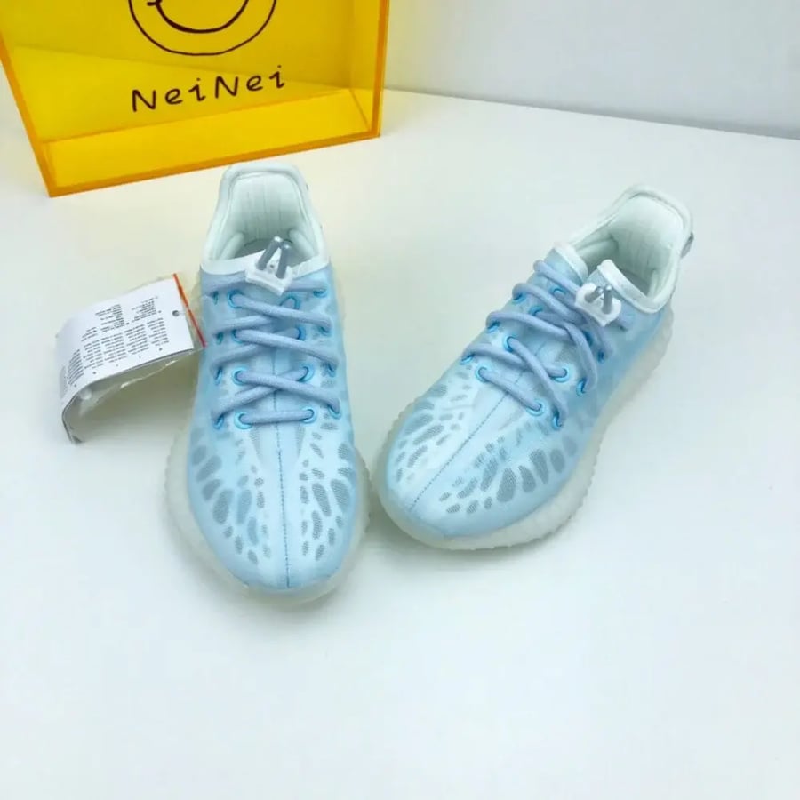 Yeezy Boost 350 V2 "mono ice" Kids اطفال