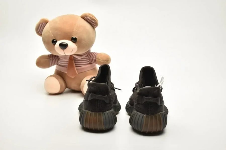 Yeezy Boost 350 V2 'Cinder' reflective Kids اطفال