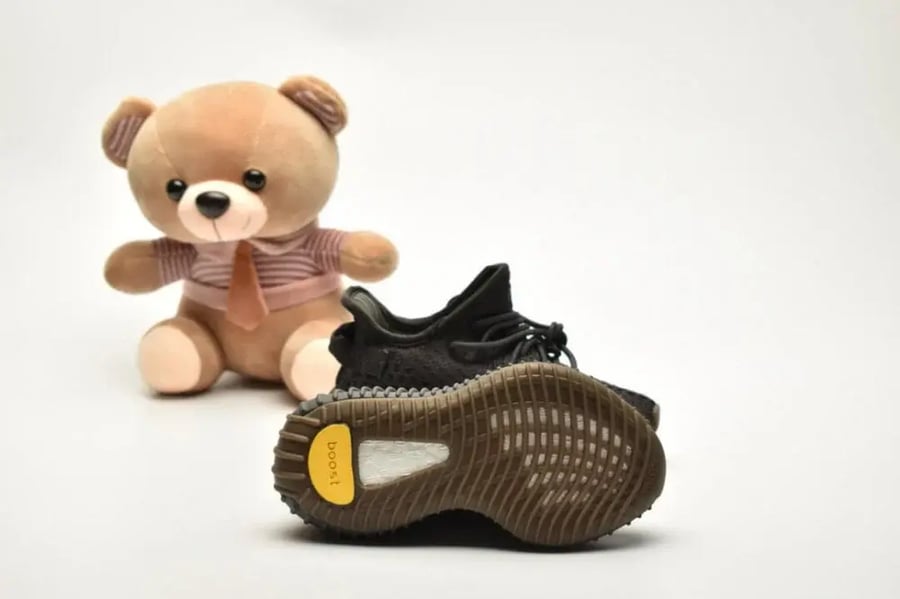 Yeezy Boost 350 V2 'Cinder' reflective Kids اطفال