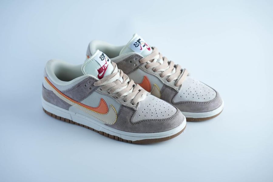 حذاء Nike SB Dunk مكس ألوان بتصميم شبابي عصري وخفيف