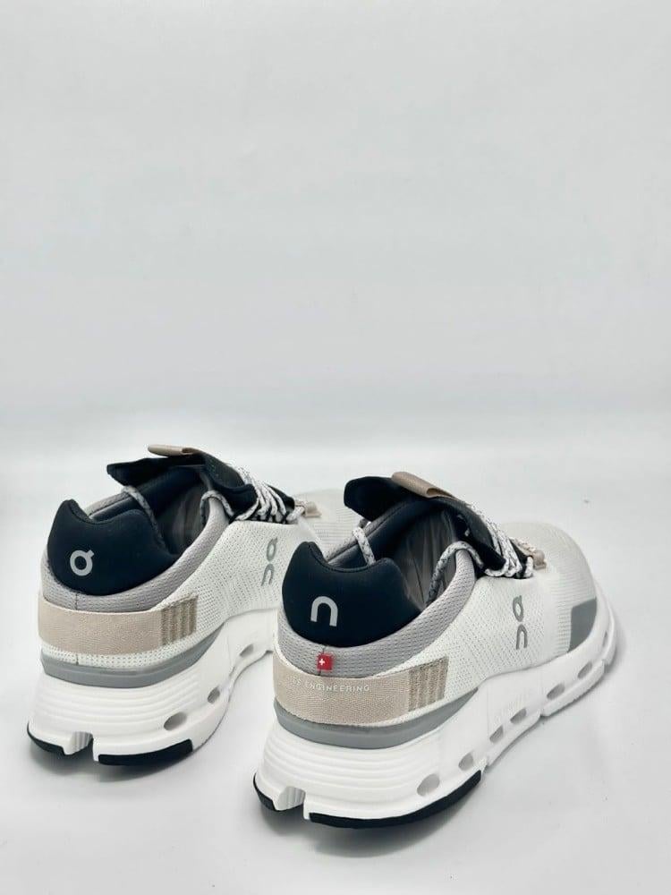 حذاء | ON Cloudnova Cream Sand