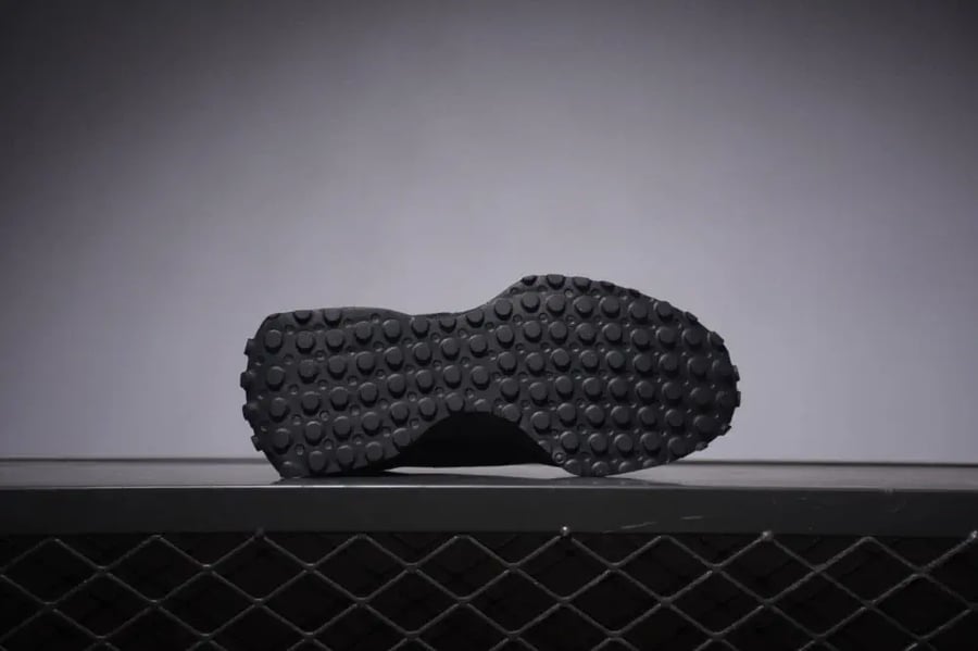 New Balance 327 'Black'