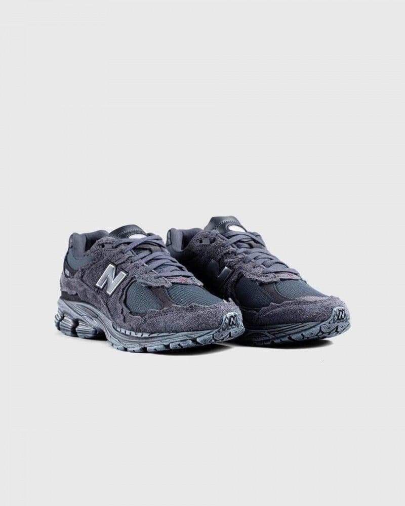 حذاء | New Balance 2002R Dark Grey Distressed