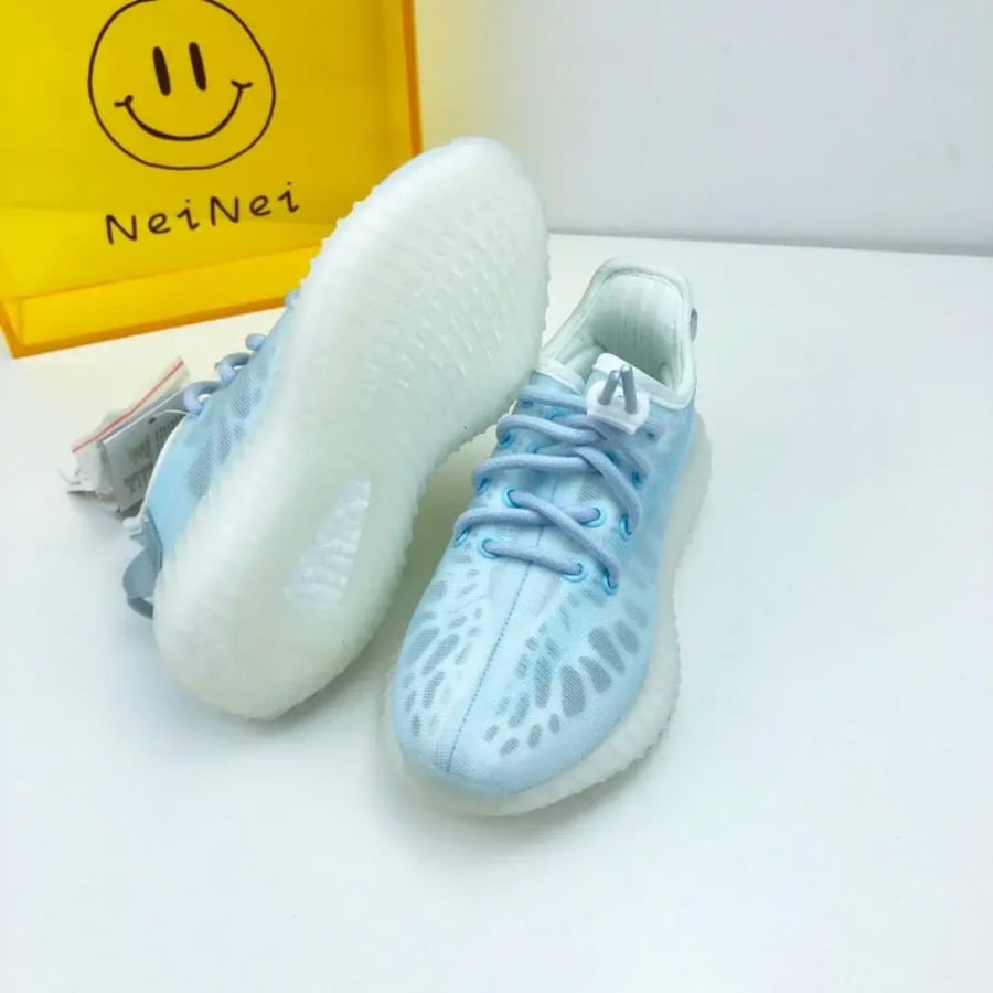 Yeezy Boost 350 V2 "mono ice" Kids اطفال