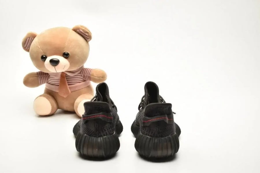 Yeezy Boost 350 V2 'Black' Non-reflective Kids اطفال