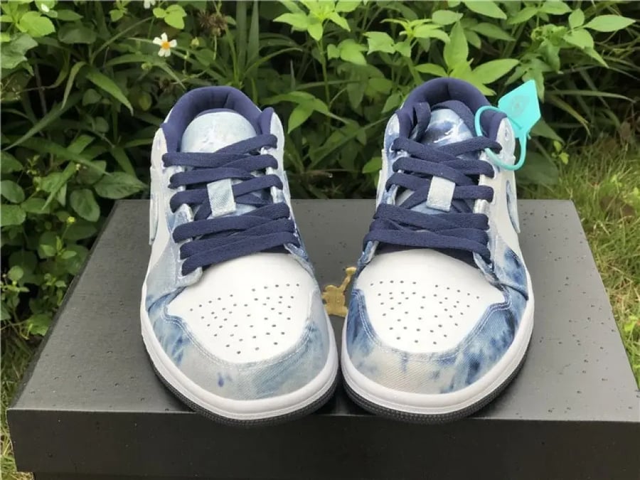Air Jordan 1 Low “Washed Denim”