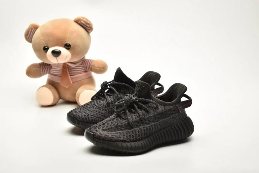 Yeezy Boost 350 V2 'Black' Non-reflective Kids اطفال