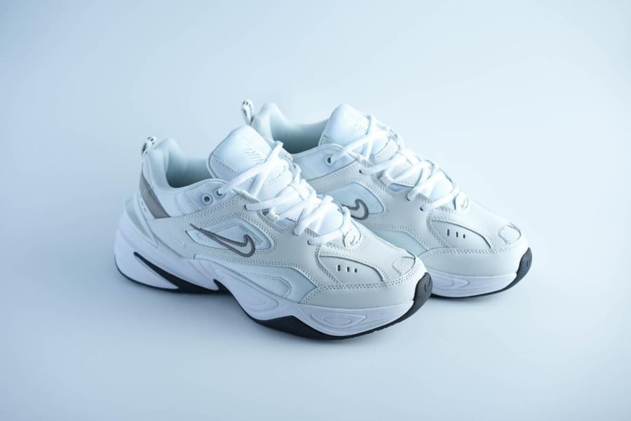 حذاء نايك M2K Tekno أبيض بشعار فضي | تصميم أيقوني بلمسة عصرية