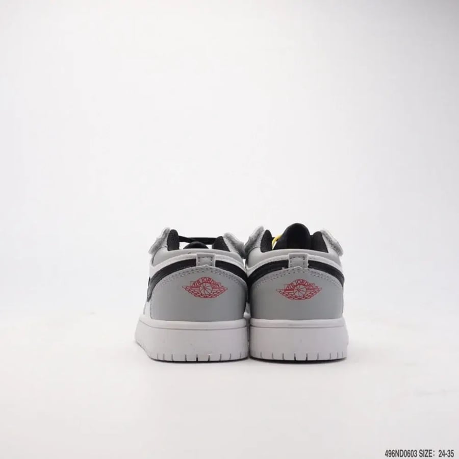 Nike Jordan 1 اطفال