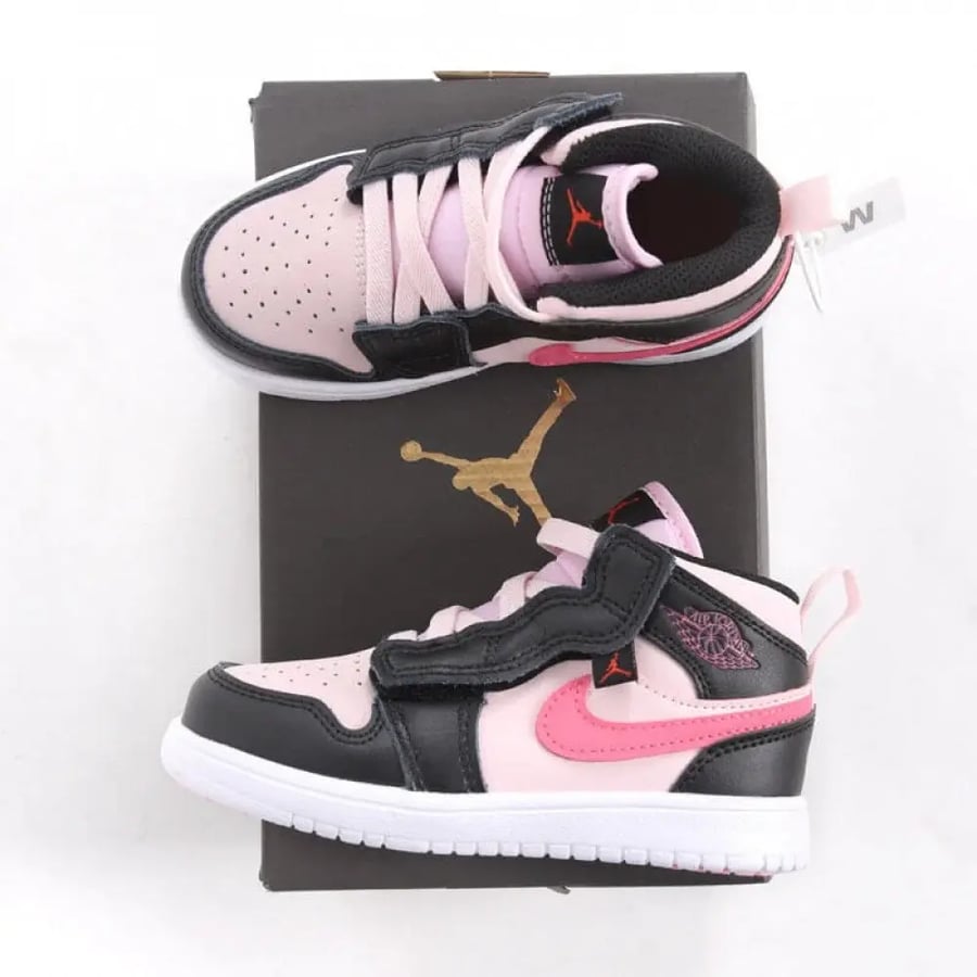 Nike Jordan 1 اطفال