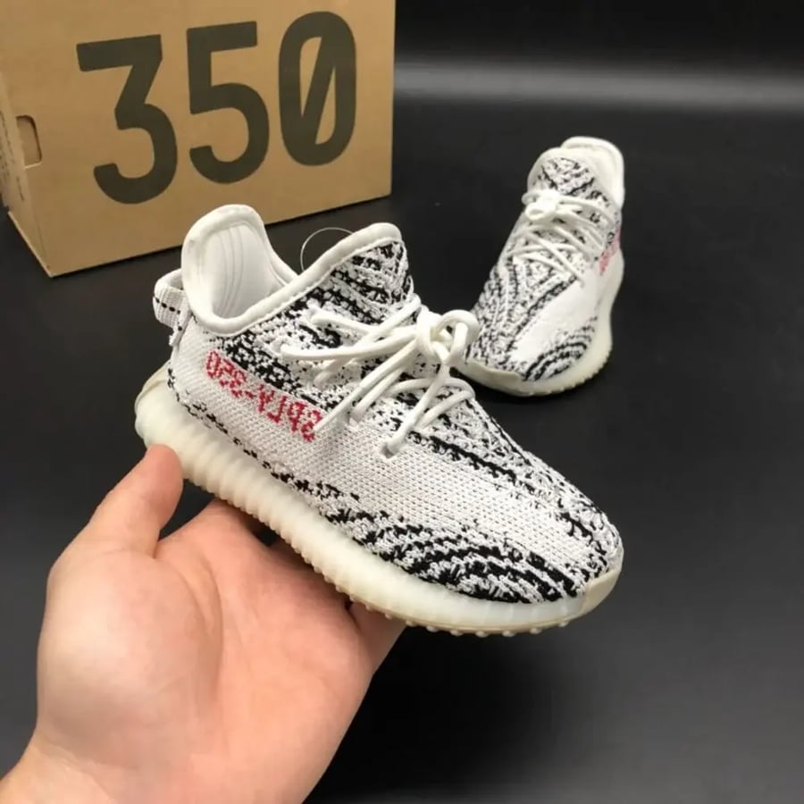Yeezy Boost 350 V2 'Zebra' Kids اطفال