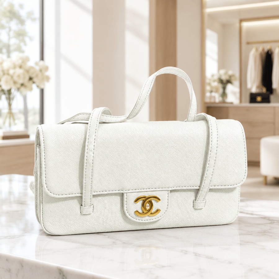 حقيبة يد نسائية Chanel - أبيض بقفل ذهبي