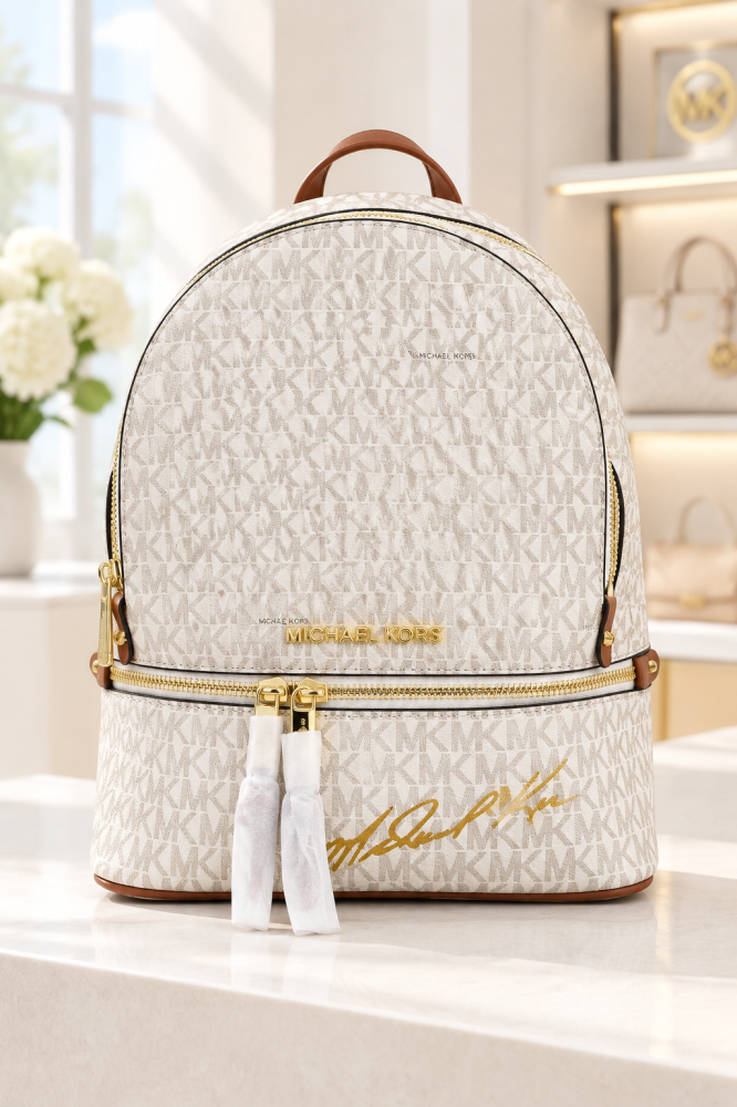 حقيبة ظهر نسائية Michael Kors - أبيض كريمي بتوقيع ذهبي