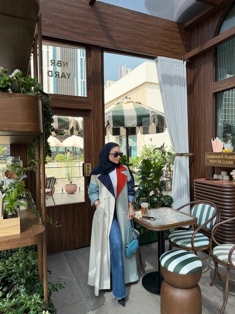 عباية ترنش بألوان مميزة