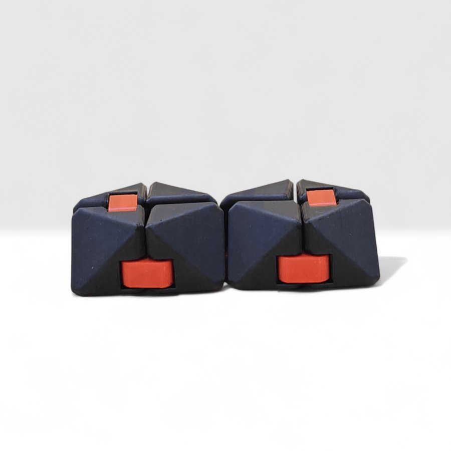 Infinity cube (triangles)