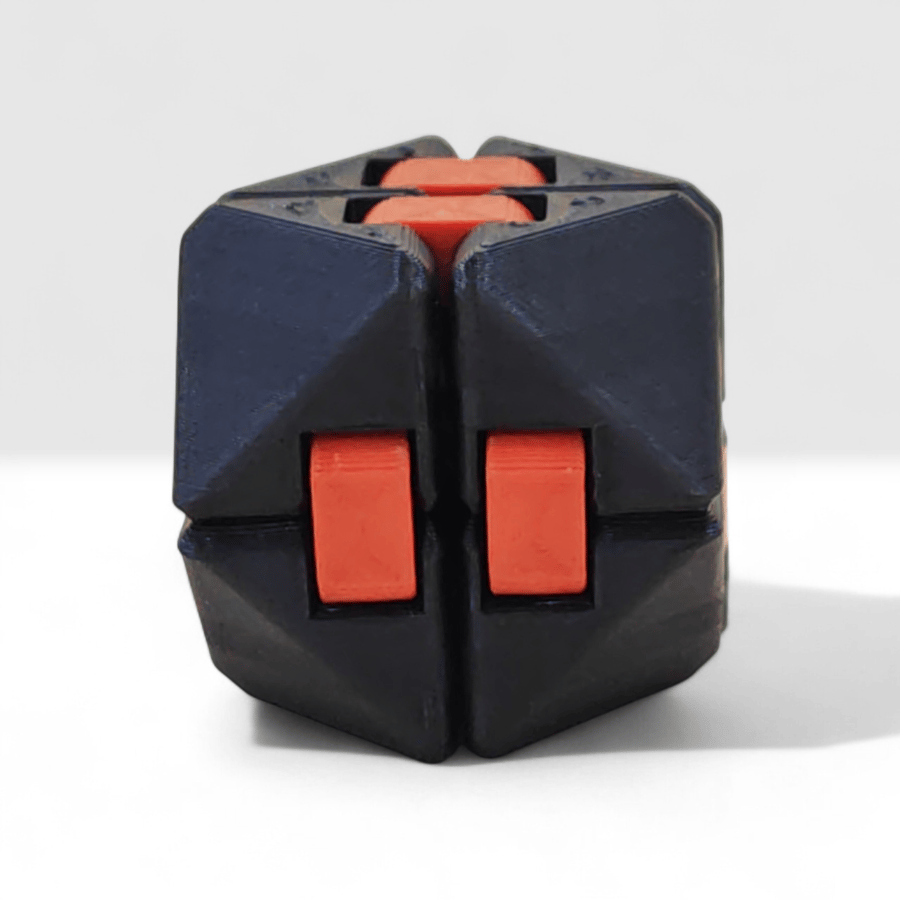 Infinity cube (triangles)