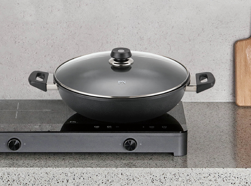 مقلاة مطلي تيفال مع غطاء زجاج 34 سم بي إن أسود HCWP-34