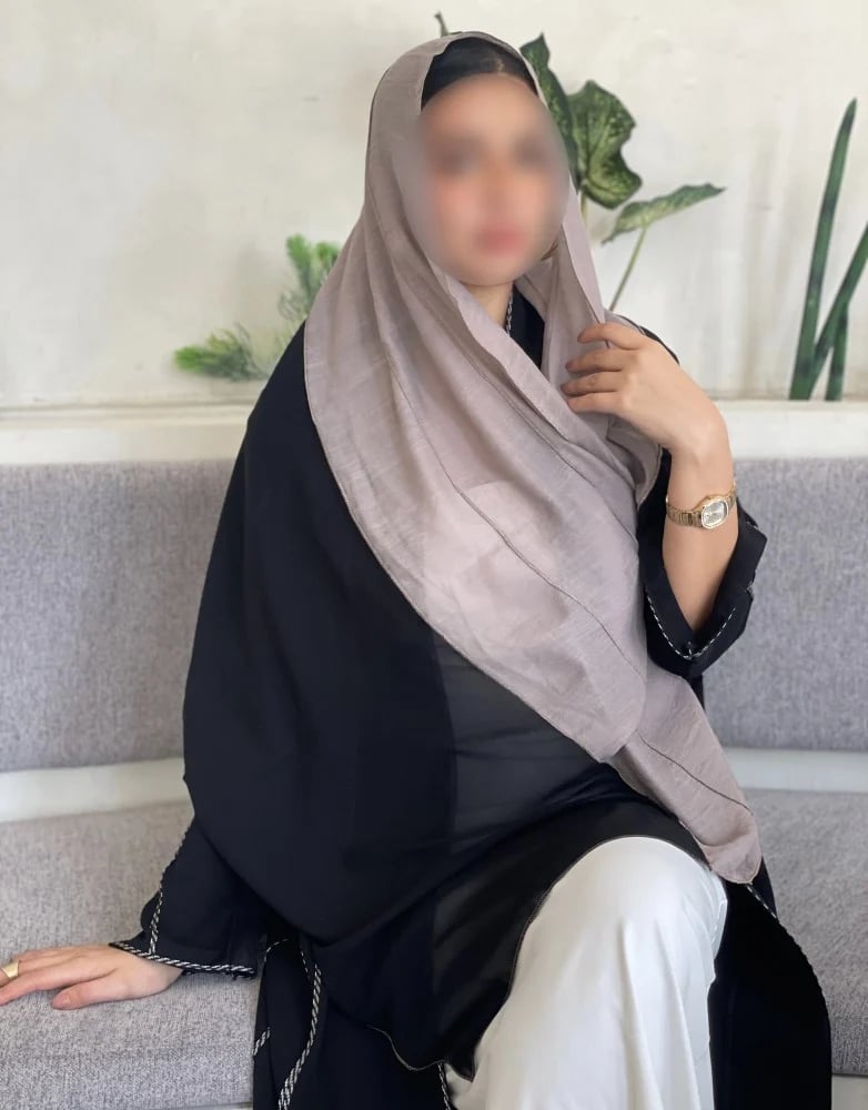طرحة ملونه باللون البيج والاسود - براند عشوقه - صنعت للأجلك