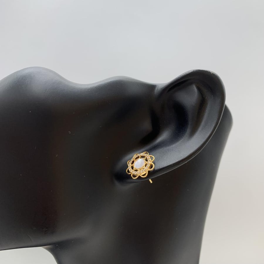 Bahraini ring with 21-karat diamond design, weight 2.6