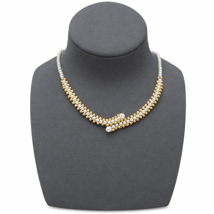 The agricultural pearl necklace in 18-karat gold, weight 3.04 grams