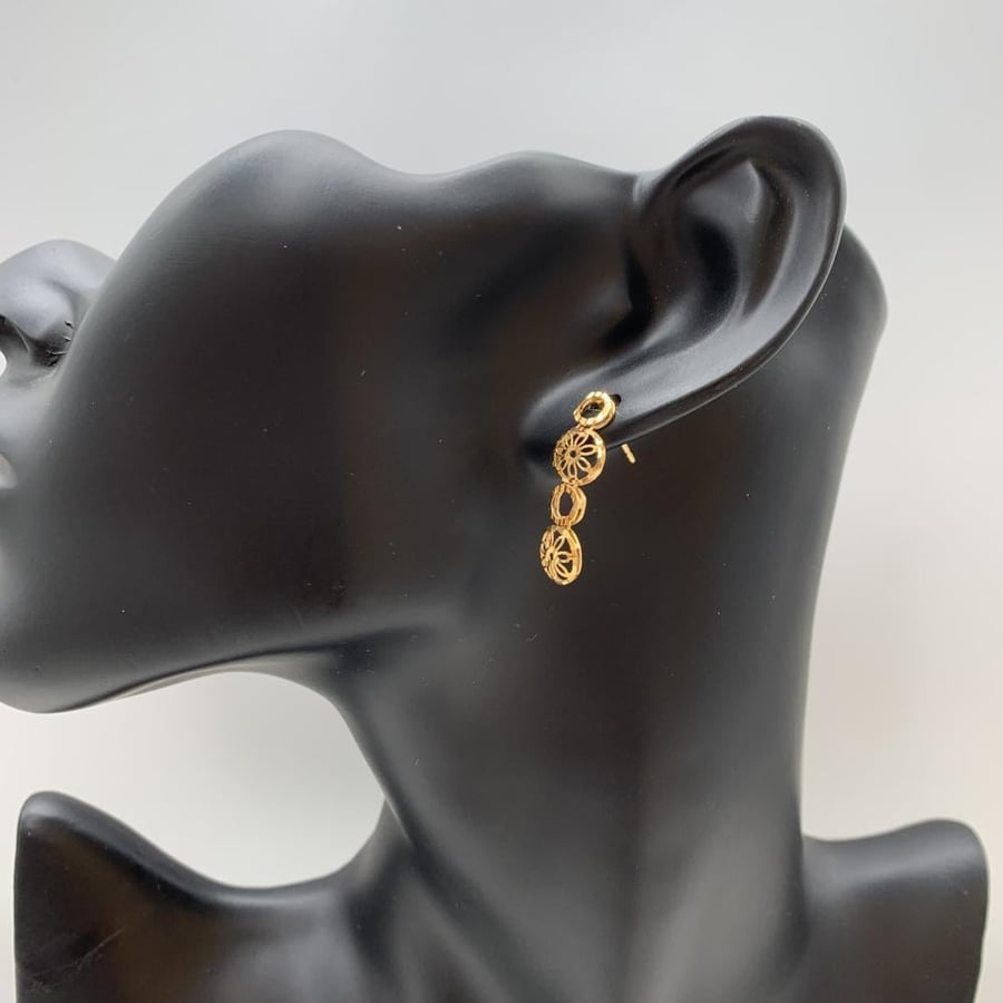 Pure 21-karat gold ring, weight 2.4