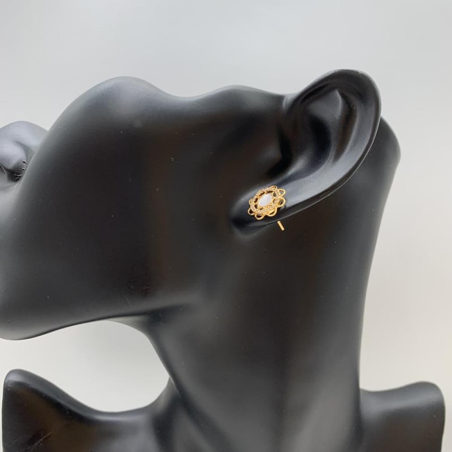 Bahraini ring with 21-karat diamond design, weight 2.6