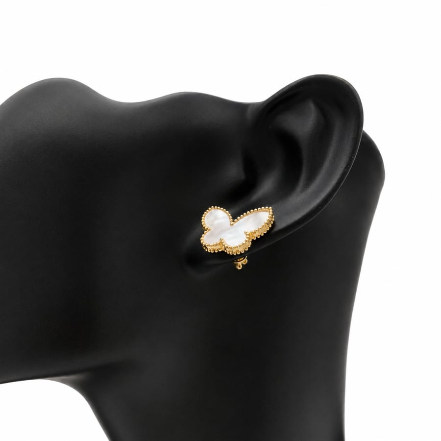 Italian ring in mother-of-pearl color 18 karat weight 3.4
